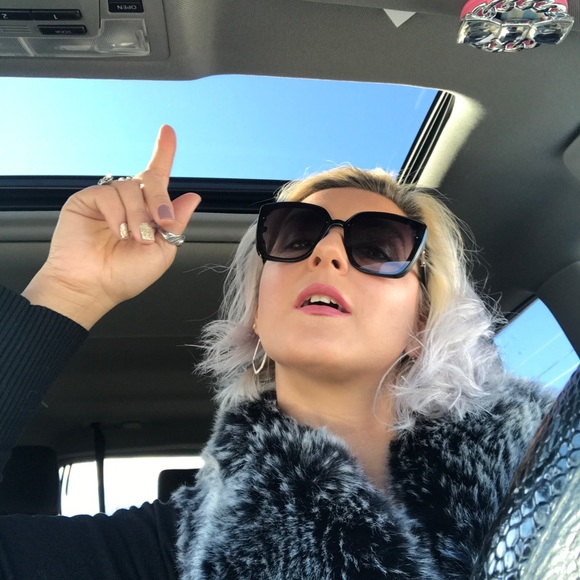 Meet your Posher, Carrie - Picture 16 of 16